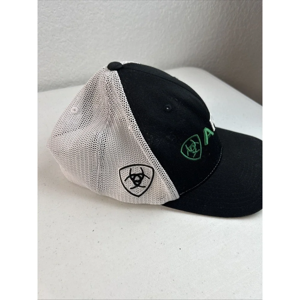 Ariat‎ Black Trucker Hat Cap Adjustable Logo Embroidered
